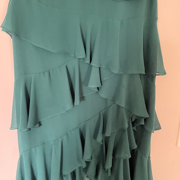 Badgley Mischka Georgette Cascading Emerald Ruffle Gown, High-low Hem, Size 10 - Picture 7 of 11